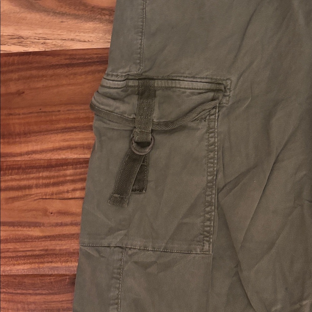 American Eagle Outfitters Army Green Cargo Pants - Picture 2 of 5
